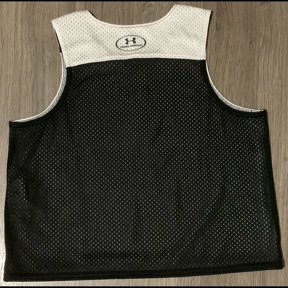 Boys size M Under Armour sleeveless athletic tank - Picture 2 of 4